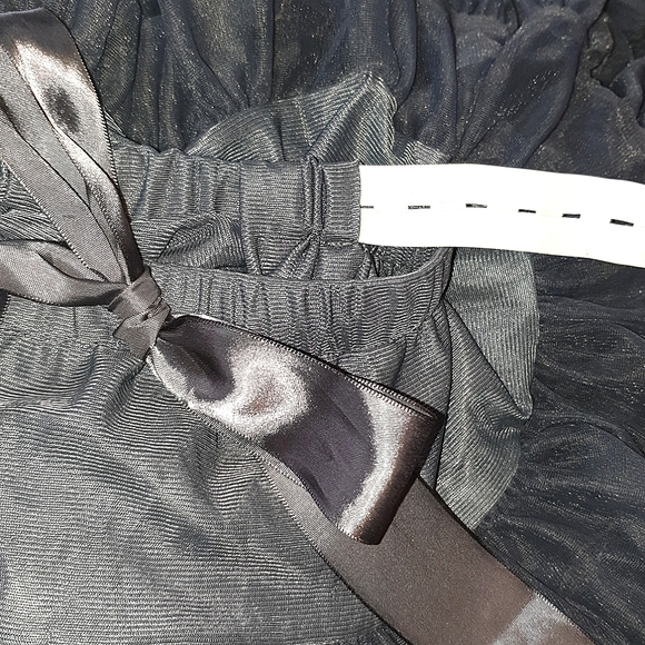 **SOLD** -3-5yrs fab grey Petticoat skirt - Picture 5 of 10